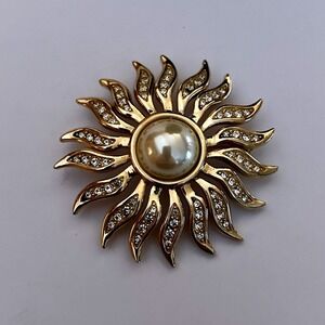 Vintage Napier Sunburst Brooch w/Simulated Pearl Center & Swarovski Crystals